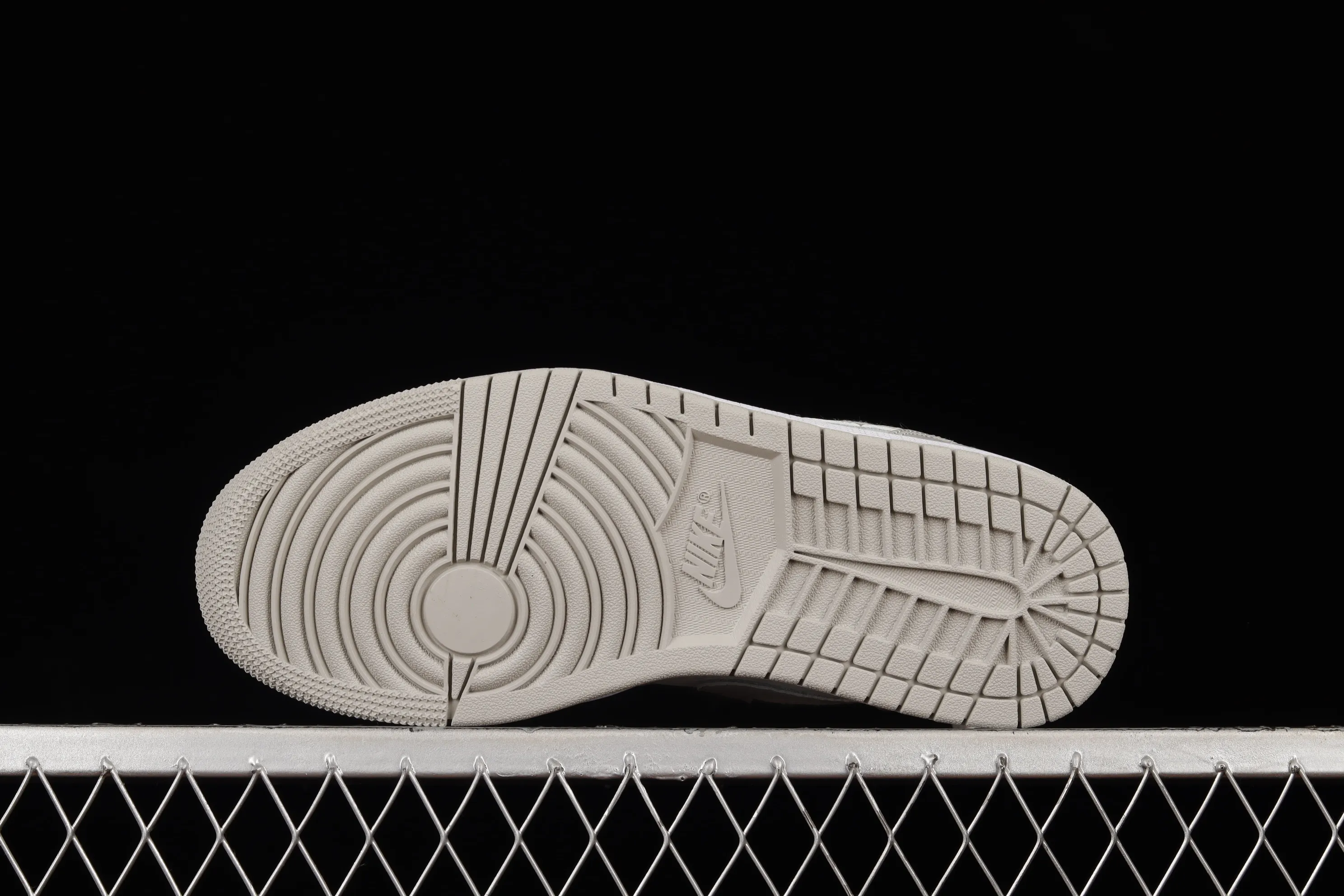 All categories Air Jordan Jordan series basketball shoes Air Jordan 1 Low Air Jordan 1 Low "Light Iron Ore" AJ1 Joe 1 gray and white powder low-top basketball shoes DQ6076-001